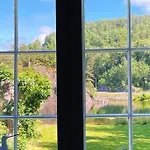 Bosvik Gard, Nyrenovert I Hovedhus Fra 1756 * Risør