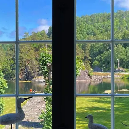 דירה Bosvik Gard, Nyrenovert I Hovedhus Fra 1756