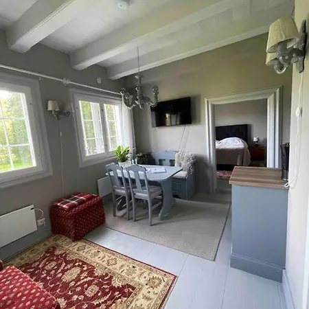 Bosvik Gard, Nyrenovert I Hovedhus Fra 1756 Risør