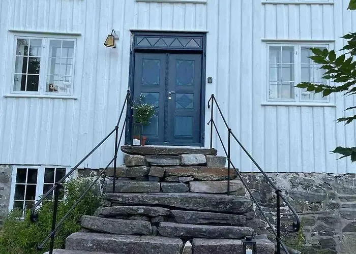 Bosvik Gard, Nyrenovert I Hovedhus Fra 1756 Daire