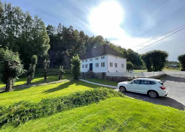 Bosvik Gard, Nyrenovert I Hovedhus Fra 1756 Risør