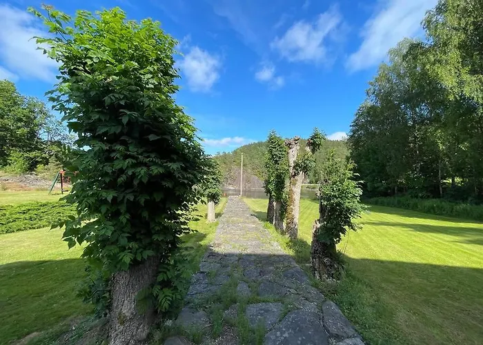 Bosvik Gard, Nyrenovert I Hovedhus Fra 1756 Daire